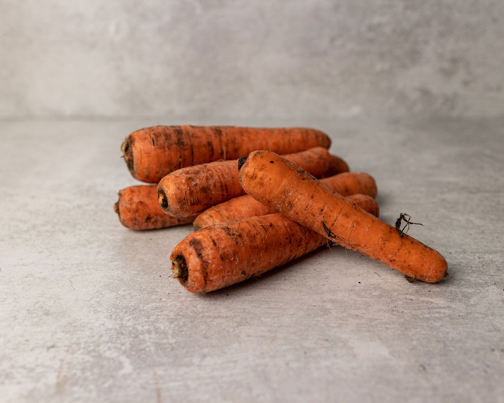 Carrots / Fresh Farm Deliveries